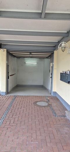 120 m² का गर्म विंटरगार्डन, टैरेस और बगीचे सहित – Schleswig में असाधारण अपार्टमेंट – Garage