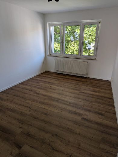 Komplett-Wohnung oder einzelne WG-Zimmer, zentral gelegen! – Foto 3