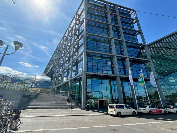 Pronájem kanceláře 1.362 m² – Foto 1