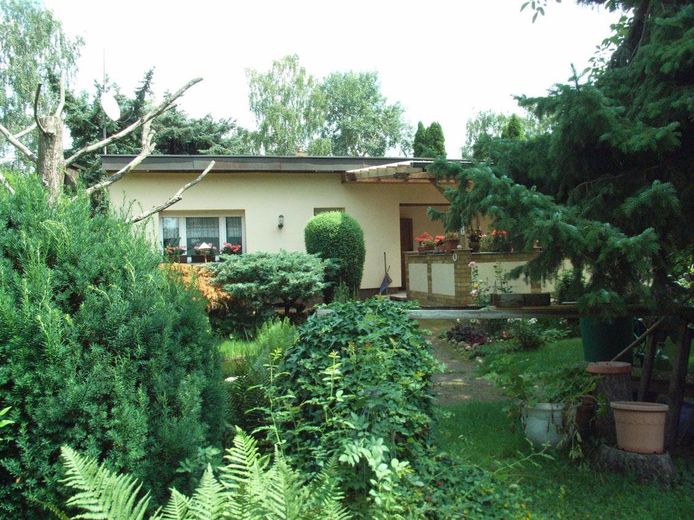 Natur. Ruhe. Bungalow auf Eckgrundstück mit unverbaubarem Ausblick – provisionsfrei! – 05_Bungalow_unterkellert