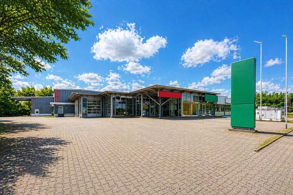 Autohandel mit Ausstellungshalle & Büroflächen in Gelsenkirchen