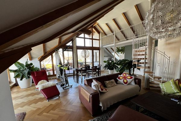 Piso excepcional con 187 m² de superficie útil, terraza en la azotea y balcón orientado al sur