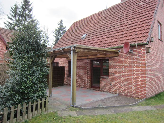Charmantes Einfamilienhaus – Terrasse