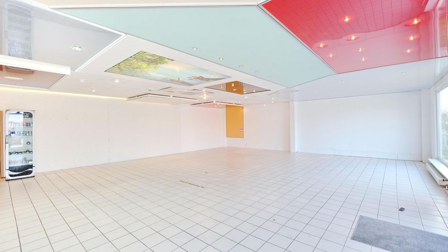 Gewerbehalle mit Ausstellungsfläche, Werkstatt und Büro in Wolfenbüttel-Linden – Halle 1-1