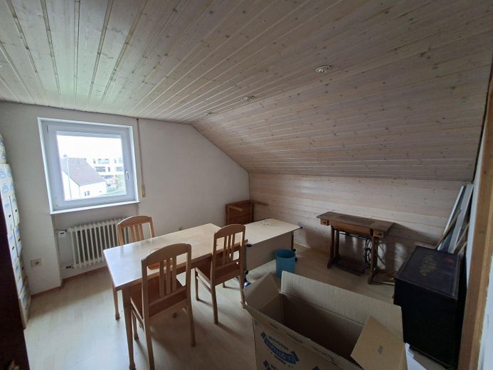 DHH Königsbrunn – 2. Zimmer 2.OG