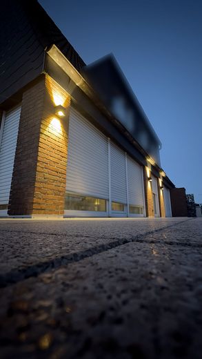 Fassade mit Beleuchtung Foto