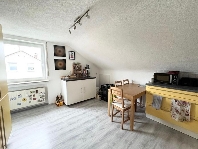 Affascinante appartamento mansardato di 4 locali con giardino privato+garage+posto auto in posizione TOP! – Foto 4
