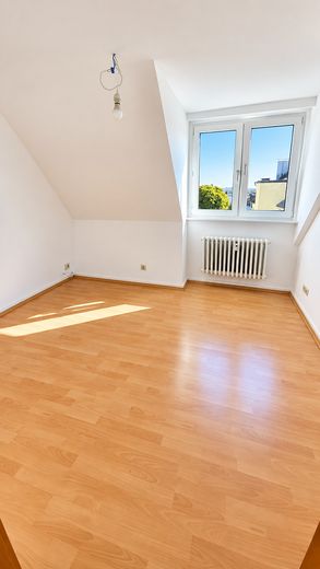 Wohnen im Herzen des Frankenberger Viertels – helle 3-Zimmer-Wohnung mit Aufzug – Schlafzimmer 1