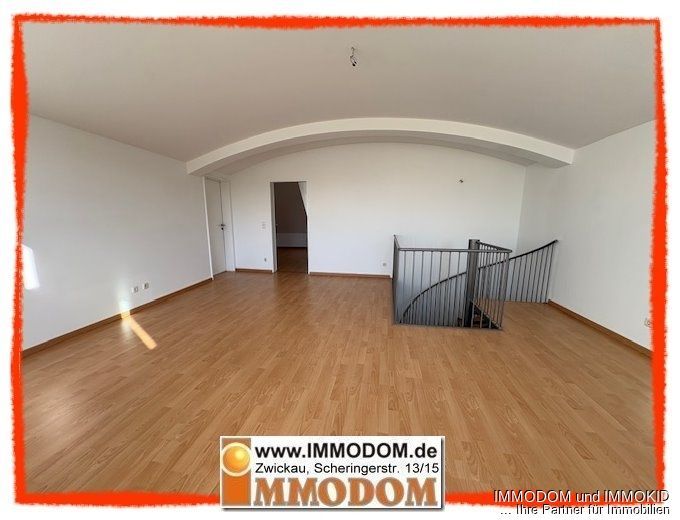 2-Zimmer-Dachgeschoss-Maisonetten-Wohnung mit BALKON und EINBAUKÜCHE mitten im Herzen von Zwickau – Wohnen