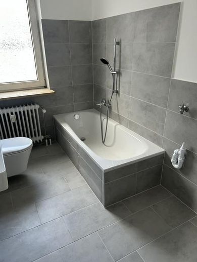 Appartamento ristrutturato di 3,5/4 locali con balcone nel centro di Weiden – Bad 2