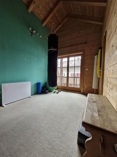 Ökol. Blockhaus in Bernau am Chiemsee – Zuhause auf Zeit für bis zu 5 Jahre, mit eigenem Garten – Fitnessraum