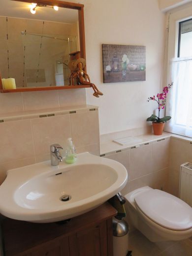 Freistehendes Haus - energetisch saniert - 120 qm – BAD OG