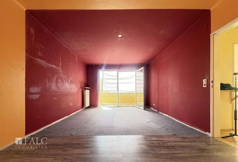 Jetzt provisionsfrei sichern: Ideal für Anleger und Eigennutzer 2-Zimmer Wohnung inkl. Stellplatz – Wohnzimmer