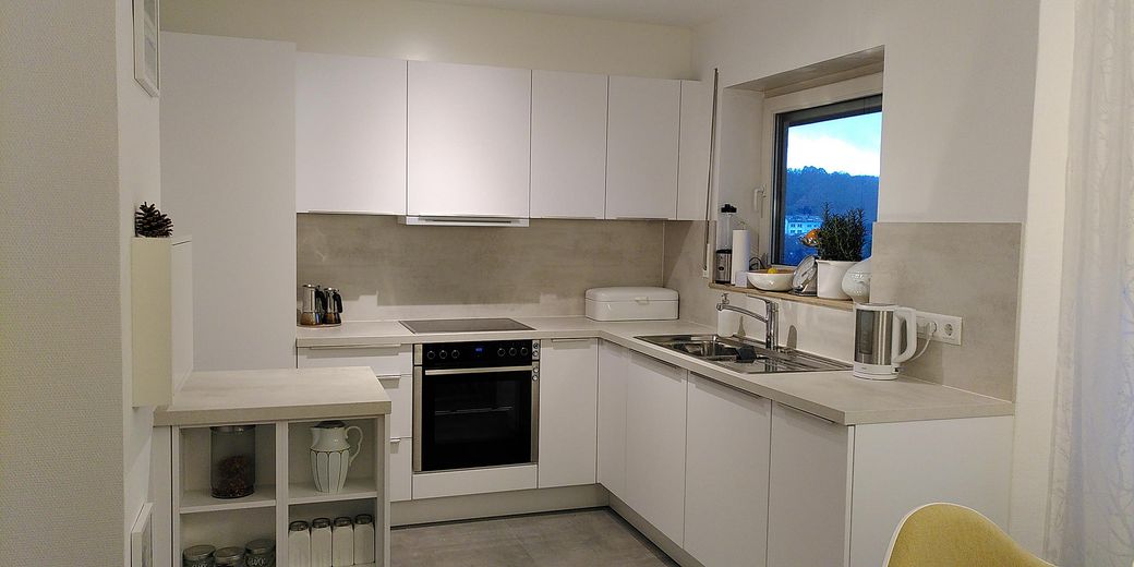 PF-Friedenstraße: curato appartamento di 3,5 locali con balcone, tranquilla posizione nel verde - SENZA PROVVIGIONE – stilvolle Küche 
