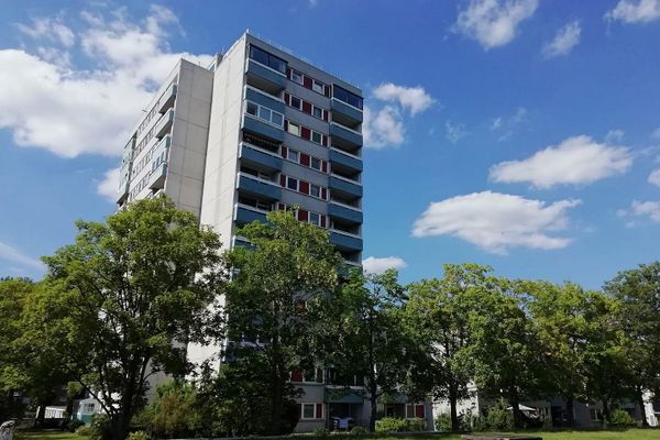 Rented 1-room apartment with south-facing loggia in a central location in Hemmingen