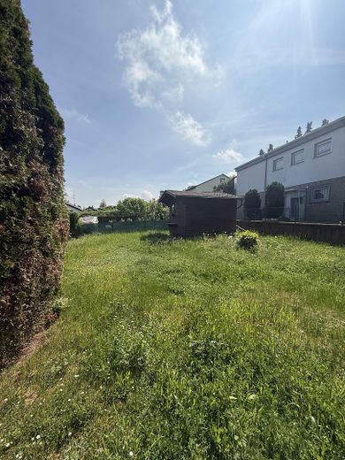 Verkauf eines Einfamilienhauses mit Doppelgarage und großzügigem Garten – Foto 15