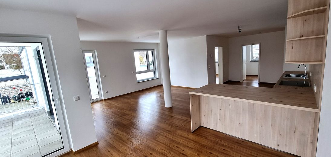 3 Zimmer Wohnung BJ 2022 – Wohnen vom Essbereich