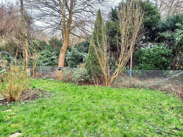 CITYHOUSE: Familienfreundliches Reiheneckhaus, TOP Lage mit Garten, Keller, Carport – Blick ins Grüne