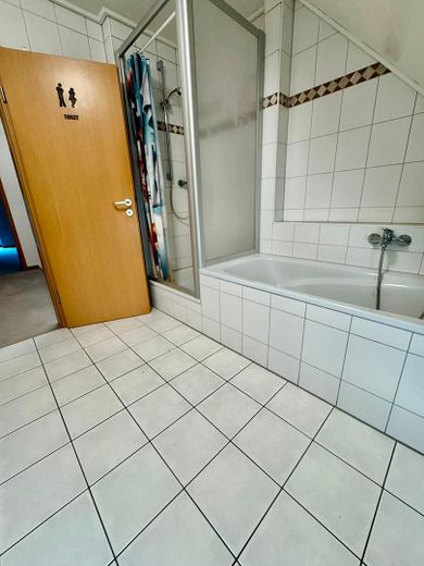 7-Zimmer-Doppelhaushälfte in Altenfurt sofort beziehbar, vom Eigentümer – Foto 9