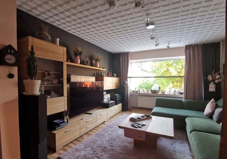 شقة مجددة حديثًا من 3 غرف (75 م²) مع حديقة في إسن-فرونهاوزن – Wohn-/ Esszimmer