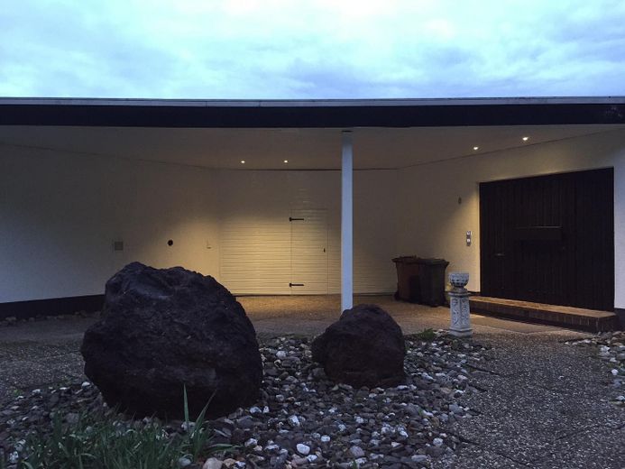 Ausgefallenes 2-Fam. Architektenhaus mit Pool,Energieausw. D, Runkel OT,provisionsfrei zu verkaufen – Haus 8 Ausseneingang, Carport