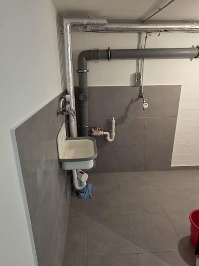Augsburg-Inningen Bhf-nah 4 Zi  ETW 90m2 Süd-Loggia, Garten zustzl 18m2 UG Abst/WaKü – UG Waschküche
