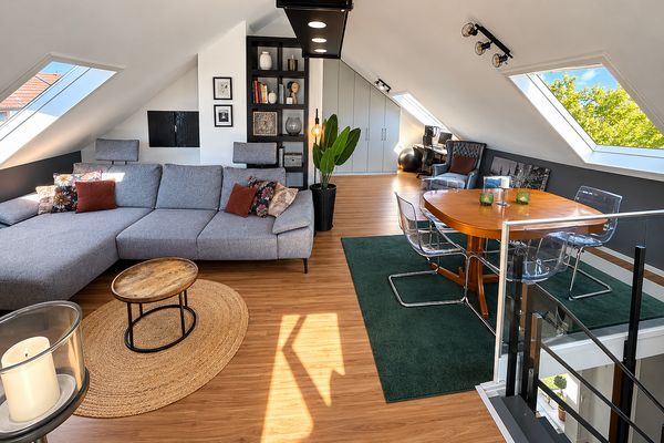 2,5-Zimmer-Maisonette mit Atelier, Dachterrasse & Stellplatz & provisionsfrei