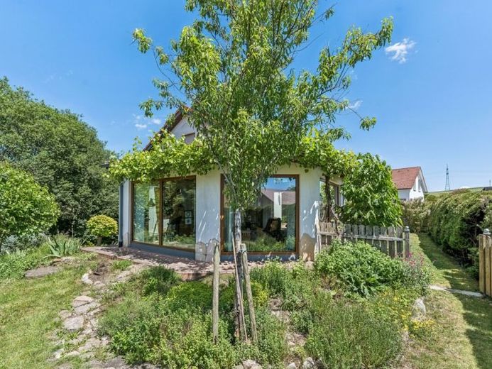 Luce, natura e atmosfera di benessere – Casa unifamiliare con sauna lungo un ruscello – Foto 1