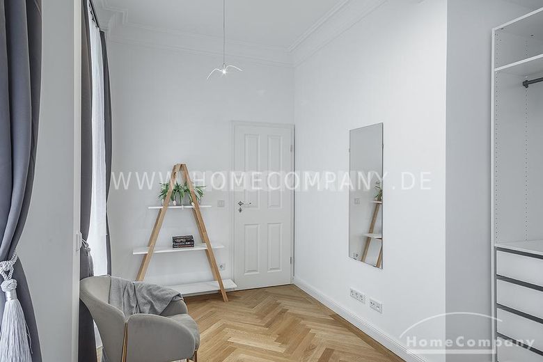 Kernsanierte und hochwertig möblierte 4-Zimmer-Wohnung mit Balkon – 0428b9e93ad3f79a7a3834cf157625fd27e41b36.jpg