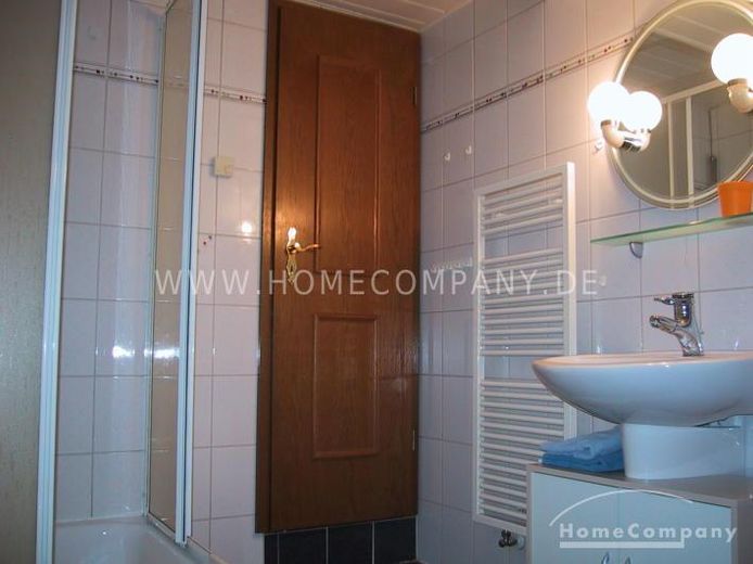 شقة 3 غرف، مفروشة، الطابق الأول، في منزل مكوّن من شقتين. – ca14b366a5fb4782e6e2fe22dea82116a7bd7bac.jpg