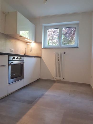 1 ZKB neues Bad, Küche & Elektrik / Lassallestr / Parkett – Küche