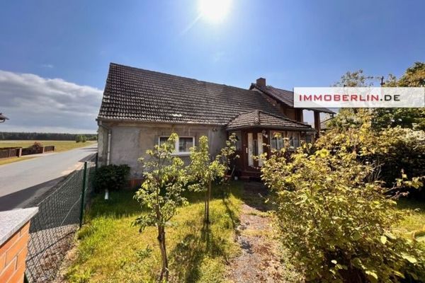 IMMOBERLIN.DE - Casa di carattere con molto potenziale, giardino soleggiato e impianto solare
