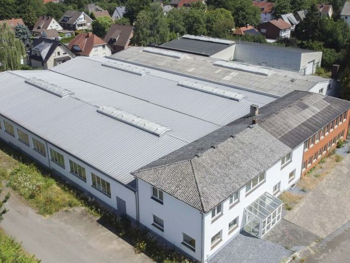 Produktions- und Lagerhalle mit 500m2 Bürofläche Am Autobahnkreuz A30 / A2 – Foto 1