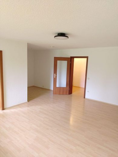 Helle 1-Zimmer-Wohnung in Rosengarten-Eckel zu sofort zu vermieten – Wohnzimmer