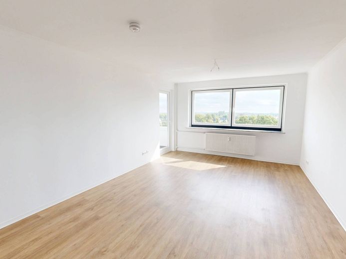 Appartement moderne de 3 pièces avec BALCON et beaucoup de lumière naturelle – Ansicht I: Wohn- und Esszimmer