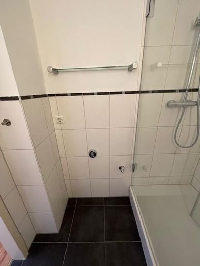 Provisionsfreie lichtdurchflutete 3-Zimmer-Wohnung mit Miele-Küche & Bergblick – sofort verfügbar! – Waschmaschinenanschluss
