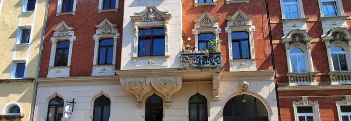 günstige 2 Zimmer Wohnung mit Aufzug im Haus