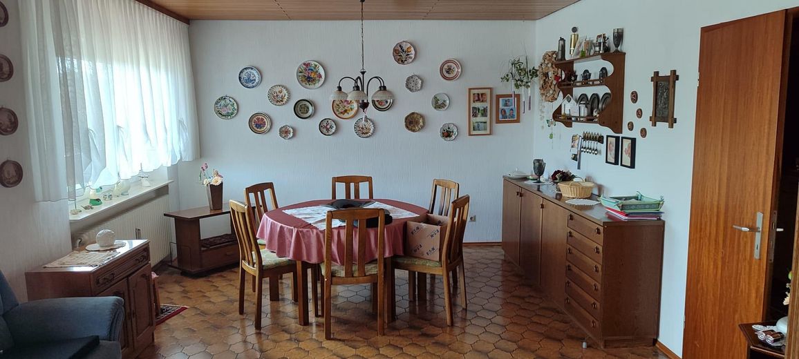 Einfamilienhaus mit Einliegerwohnung, Wintergarten, Garage und Gartenparadies auf 708 m2 – Esszimmer OG