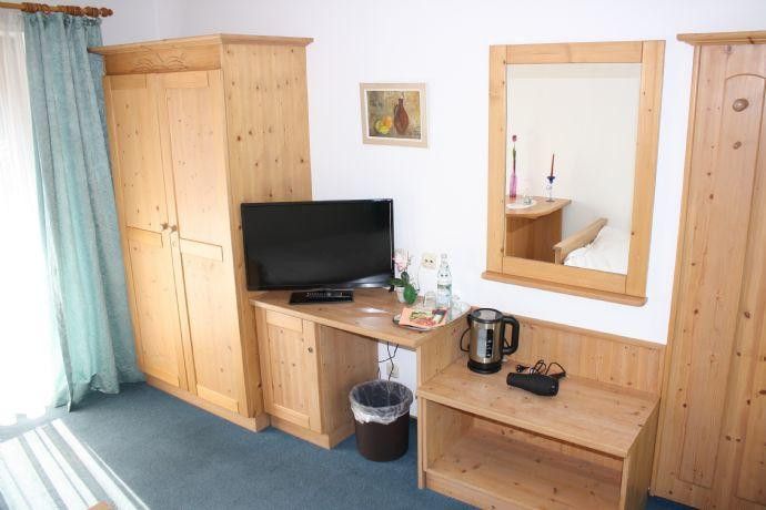 Pensión de 19 habitaciones, posada, cervecería al aire libre y vivienda del operador, conversión de «uso comercial a residencial» – Foto 14