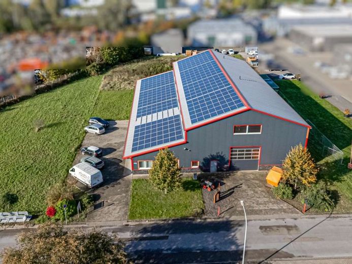 Kleve: Top-ausgestattete Werkstatthalle mit Photovoltaik – ideal für Produktion & Gewerbe – Foto 1
