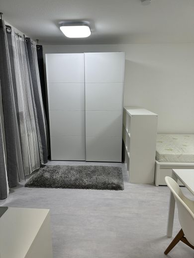 Kleiderschrank