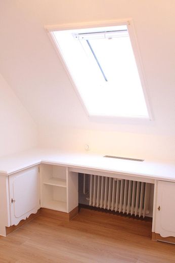 3-кімнатна комфортна квартира на 1-му поверсі – 1. Schlafzimmer