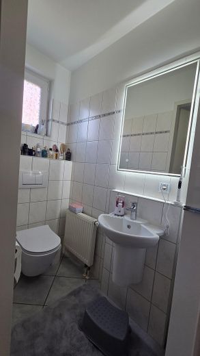 Modern rijtjeshoekhuis in Barsbüttel (hoofdkern)  met parkeerplaats in ondergrondse garage | – Gäste WC