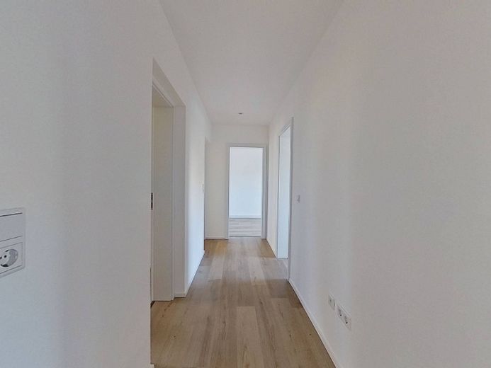 Moderne 4-kamerwoning met TERRASSE en ligbad – Flur