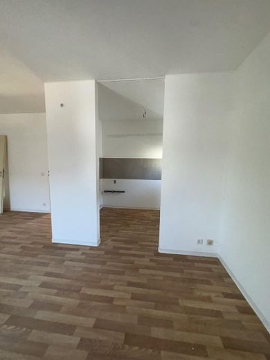Wohnung - 2 ZKB mit Balkon ab sofort – Kochnische