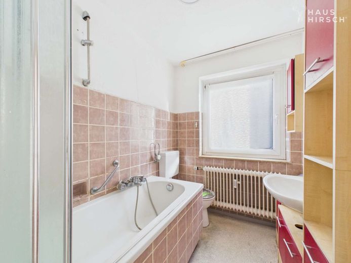 Kapitalanlage mit Potenzial: Wohn- und Geschäftshaus in Geislingen a.d. Steige – Badezimmer 1.OG