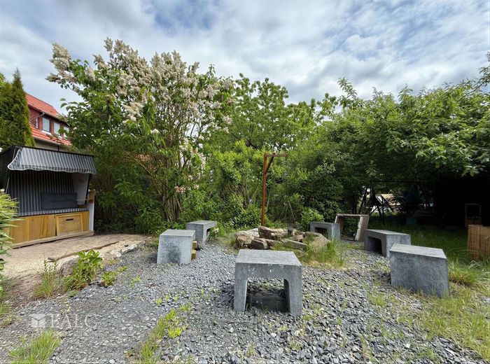 RESERVIERT***Settmarshausen - Ein- bis Zweifamilienhaus mit großem Garten und Doppelgarage*** – Garten