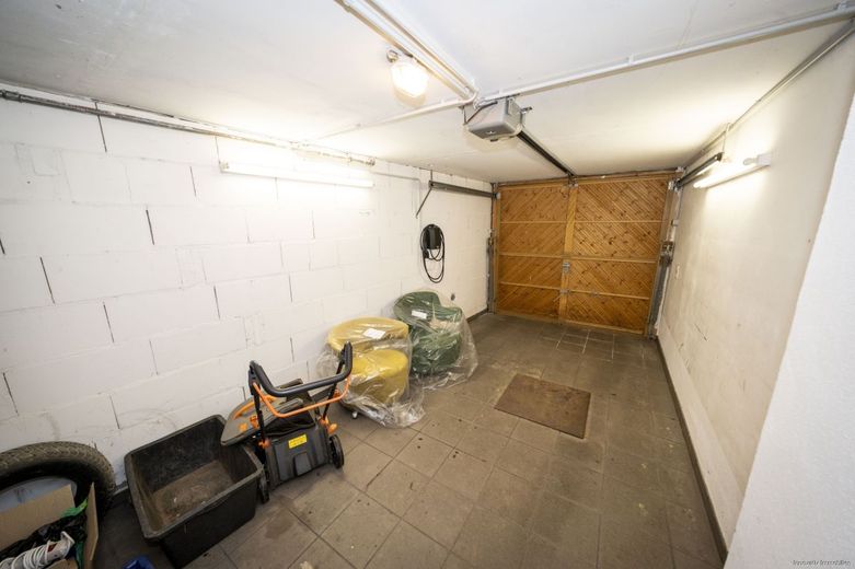 Garage 1