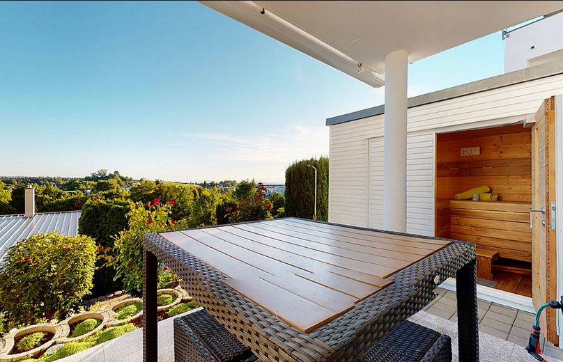 Lage,Lage,Lage - tolles Einfamilienhaus mit grandiosem See- und Bergblick – Gartenbereich mit Sauna