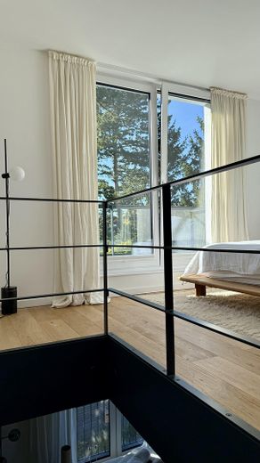Modernes Endhaus am Brabandkanal - großer Privatgarten, Wärmepumpe und Spa – Bodentiefe Fenster